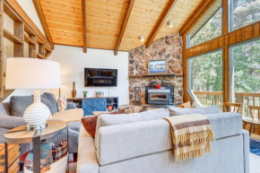 4 Mi to Angel Fire Resort Retreat with Hot Tub